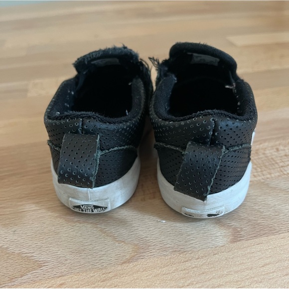 Vans toddler size 6 slide on shoes - Picture 4 of 5